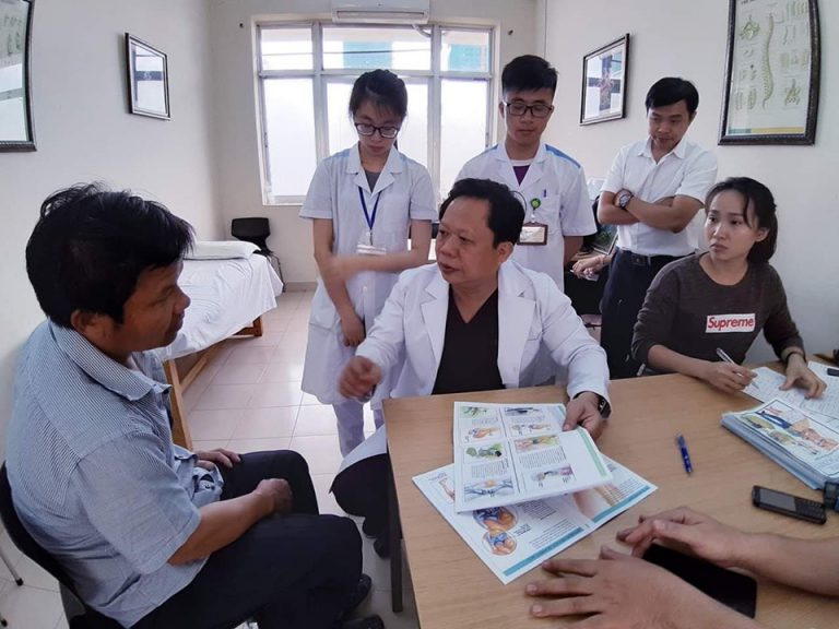 Đoàn chuyên gia bộ môn YHTDTT trường ĐHYK Phạm Ngọc Thạch – Tp. Hồ Chí Minh đến Bệnh viện Đa khoa tỉnh Khánh Hòa làm việc