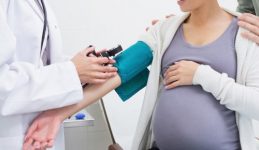 Cách theo dõi tăng huyết áp khi mang thai ngừa biến chứng ở mẹ bầu và thai nhi